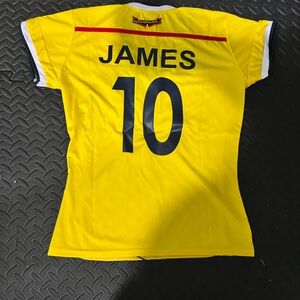 Beautiful brand new Colombia women jersey size small